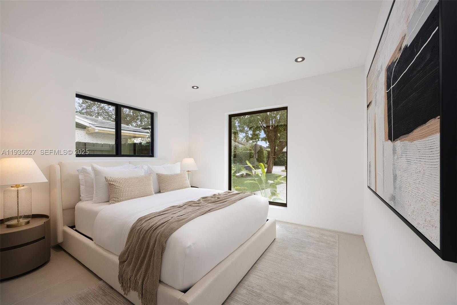 Small Image of 21480 HIGHLAND LAKES BLVD #21480, Miami Number 11