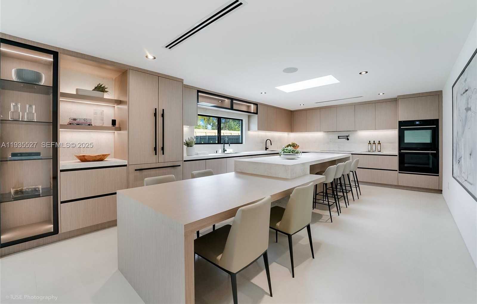 Small Image of 21480 HIGHLAND LAKES BLVD #21480, Miami Number 4