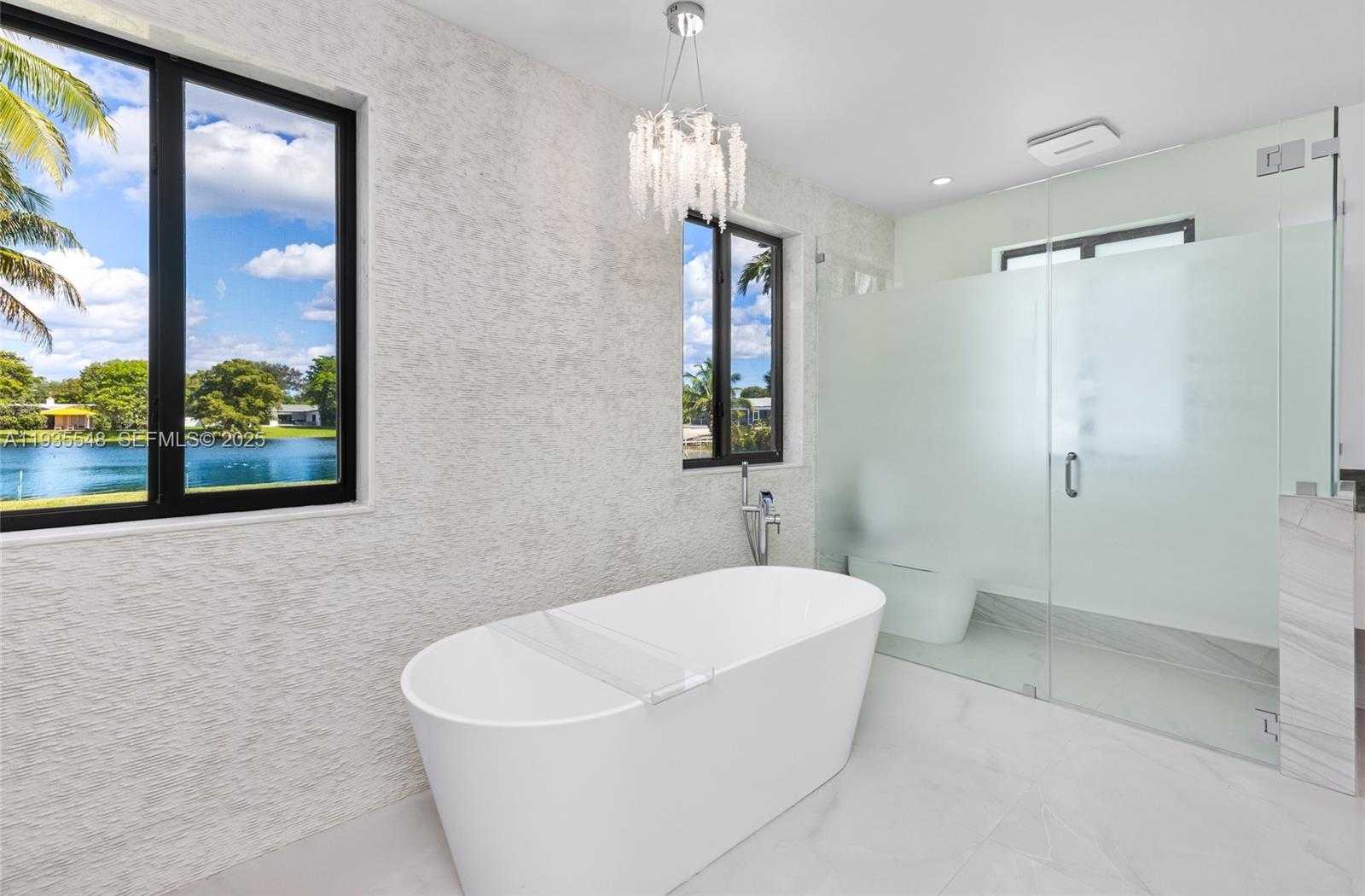 Small Image of 18735 NORTH EAST 18TH AVE, Miami Number 11