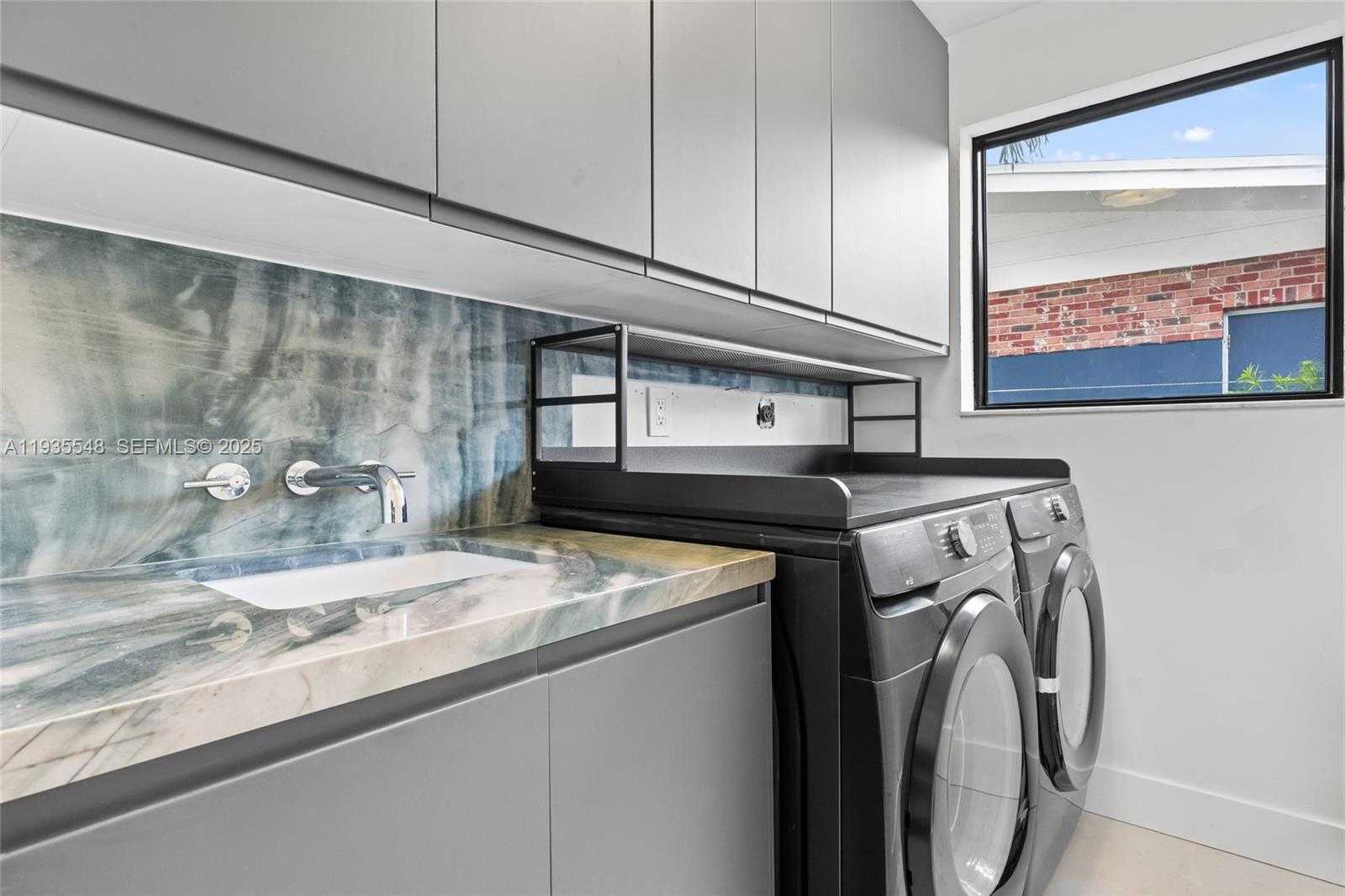 Small Image of 18735 NORTH EAST 18TH AVE, Miami Number 12