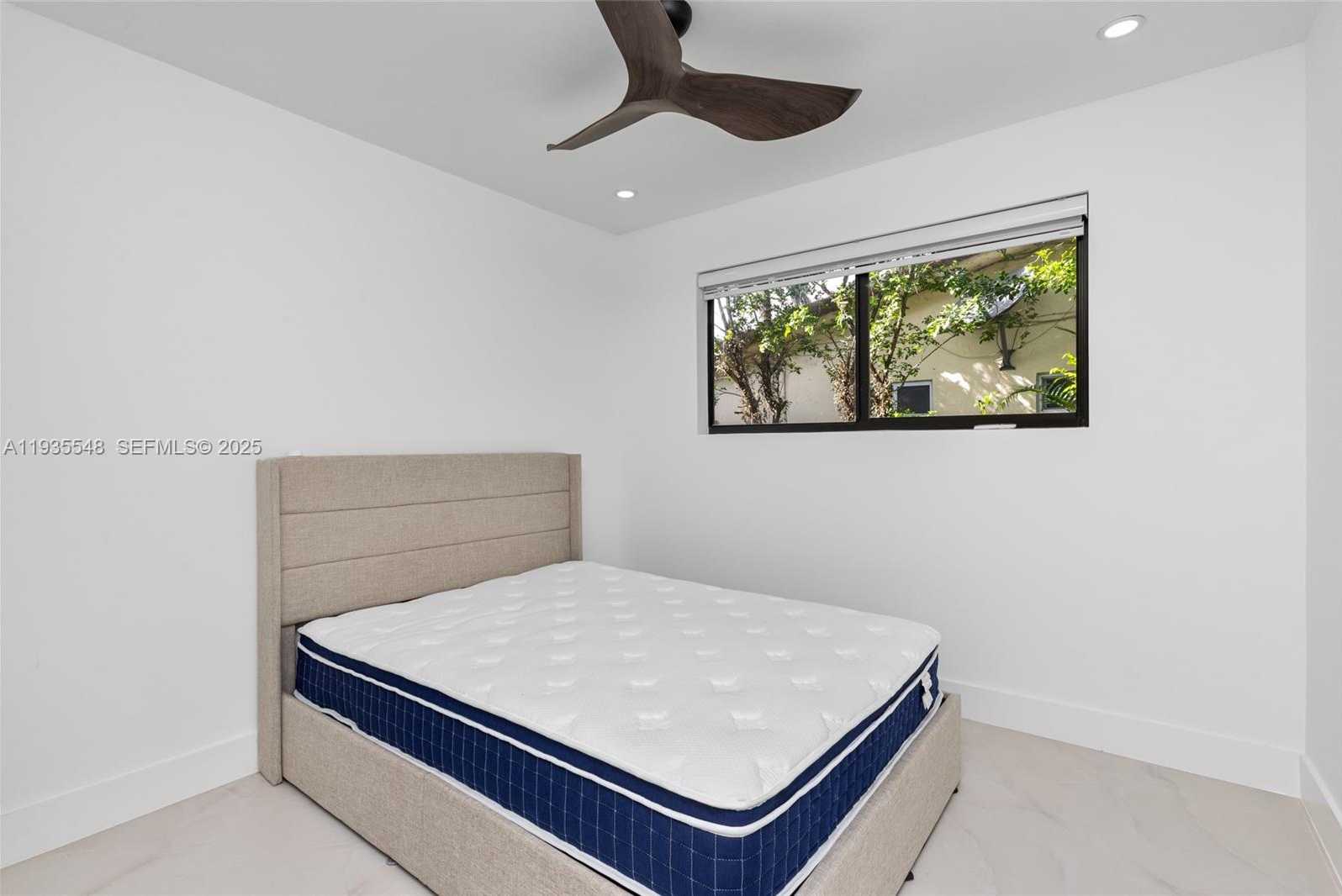 Small Image of 18735 NORTH EAST 18TH AVE, Miami Number 14