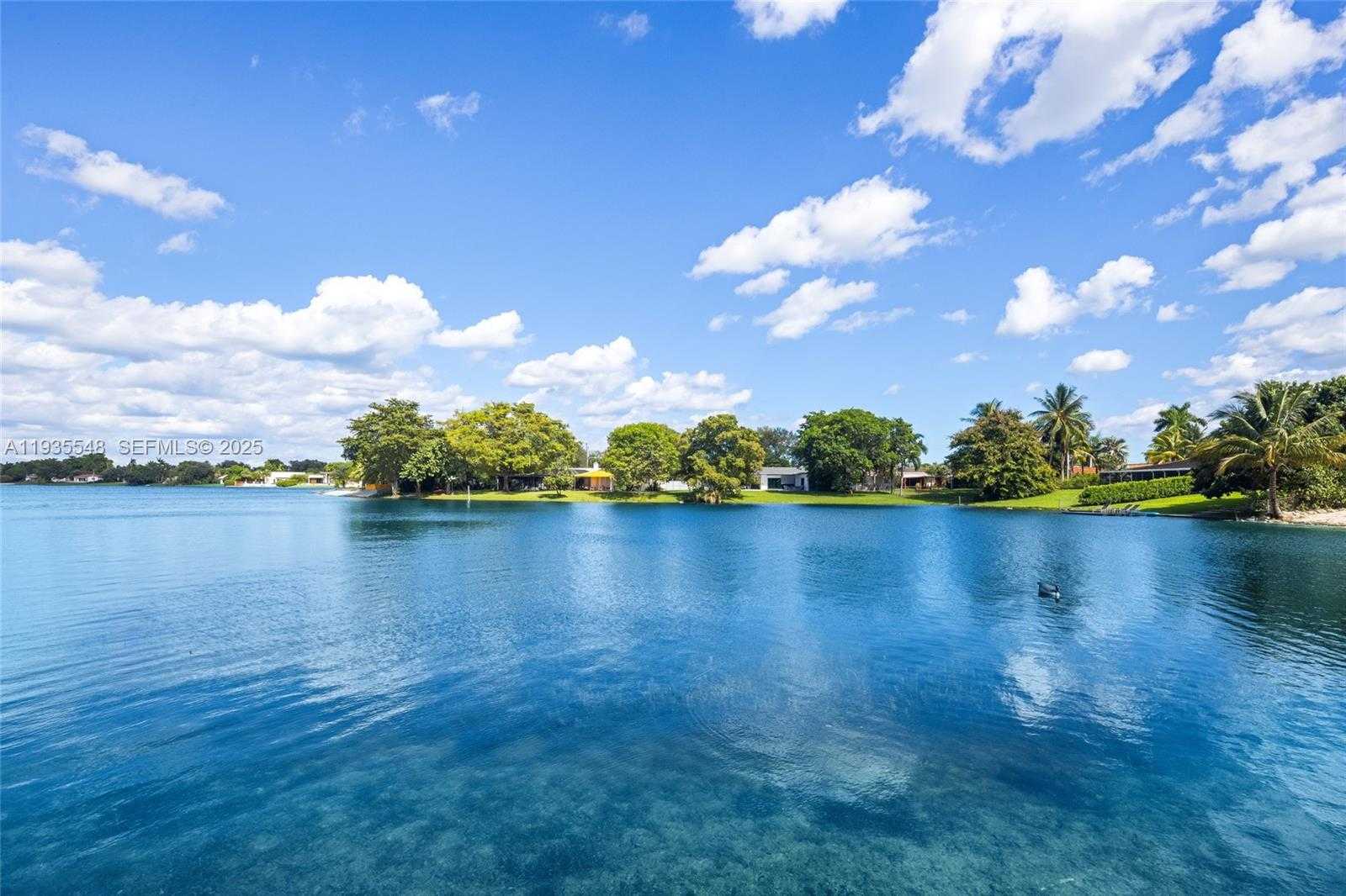 Small Image of 18735 NORTH EAST 18TH AVE, Miami Number 19