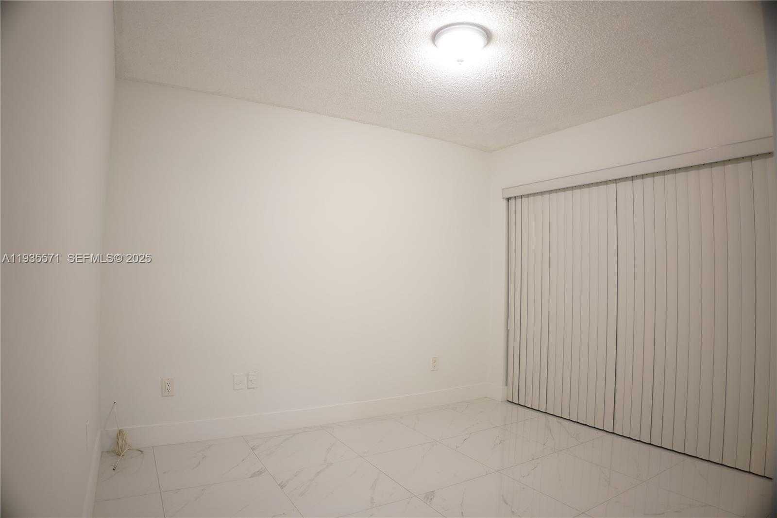 Small Image of 5141 NORTH WEST 101ST PL, Doral Number 13