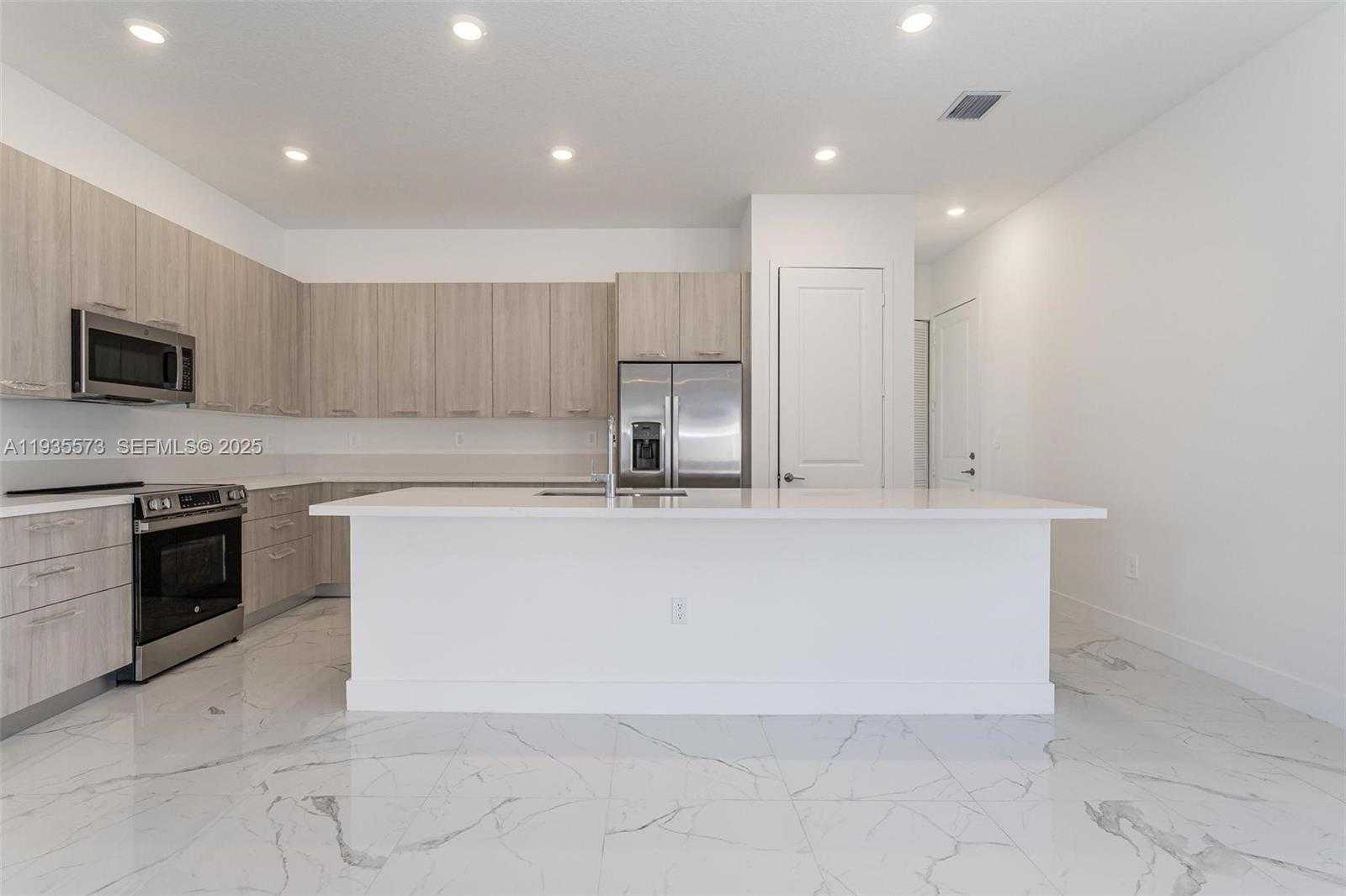 Small Image of 12259 SOUTH WEST 43RD ST, Davie Number 5