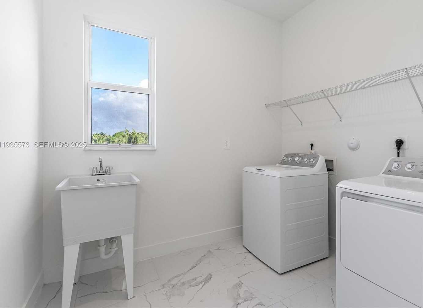 Small Image of 12259 SOUTH WEST 43RD ST, Davie Number 7