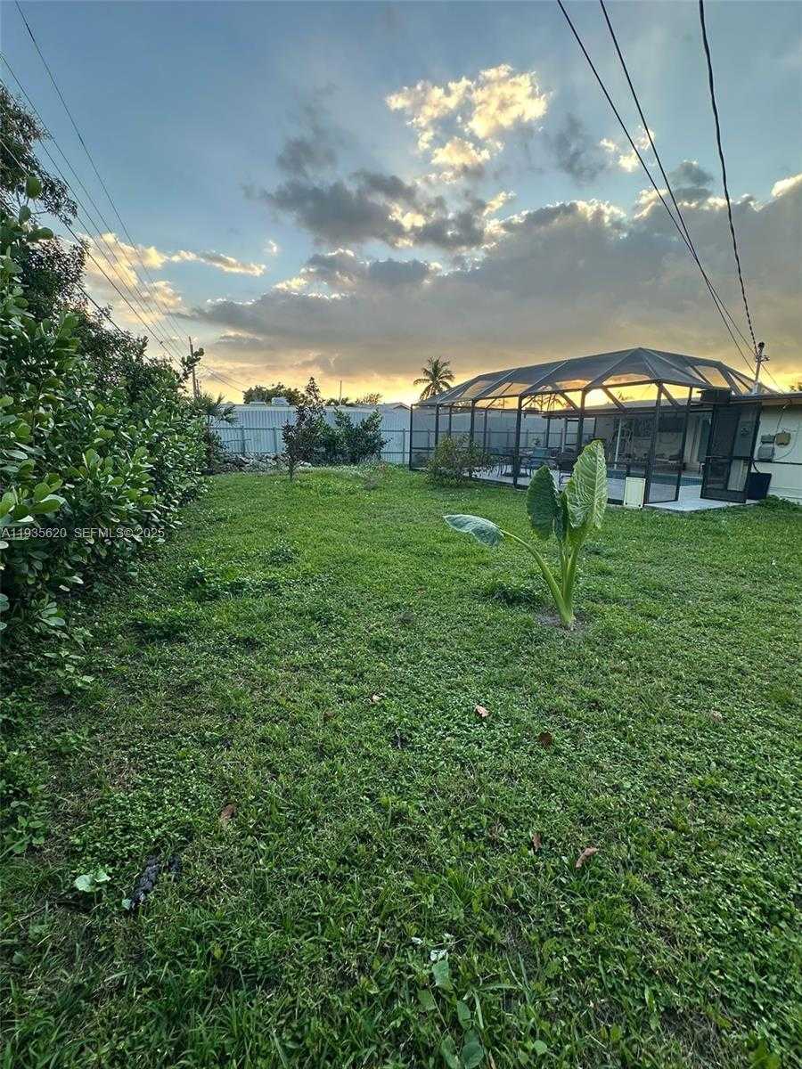 Small Image of 19741 EAGLE NEST RD, Cutler Bay Number 18
