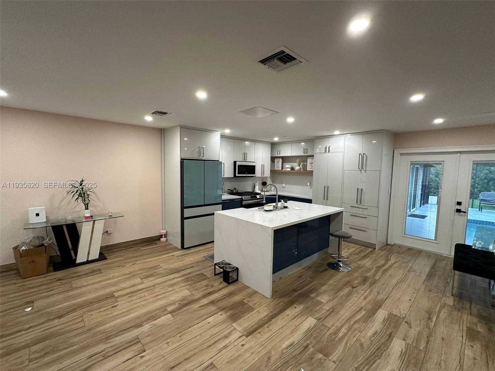 Small Image of 19741 EAGLE NEST RD, Cutler Bay Number 4