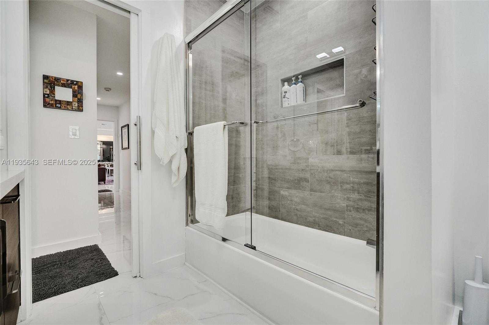 Small Image of 2156 NORTH EAST 187TH ST, North Miami Beach Number 35