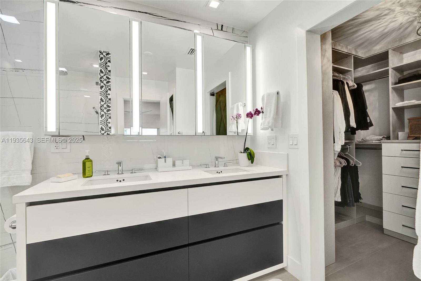 Small Image of 2156 NORTH EAST 187TH ST, North Miami Beach Number 41