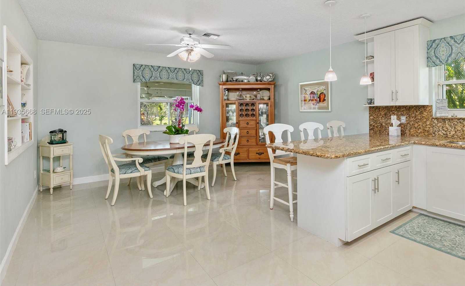 Small Image of 20565 SOUTH WEST 80TH PL, Cutler Bay Number 4