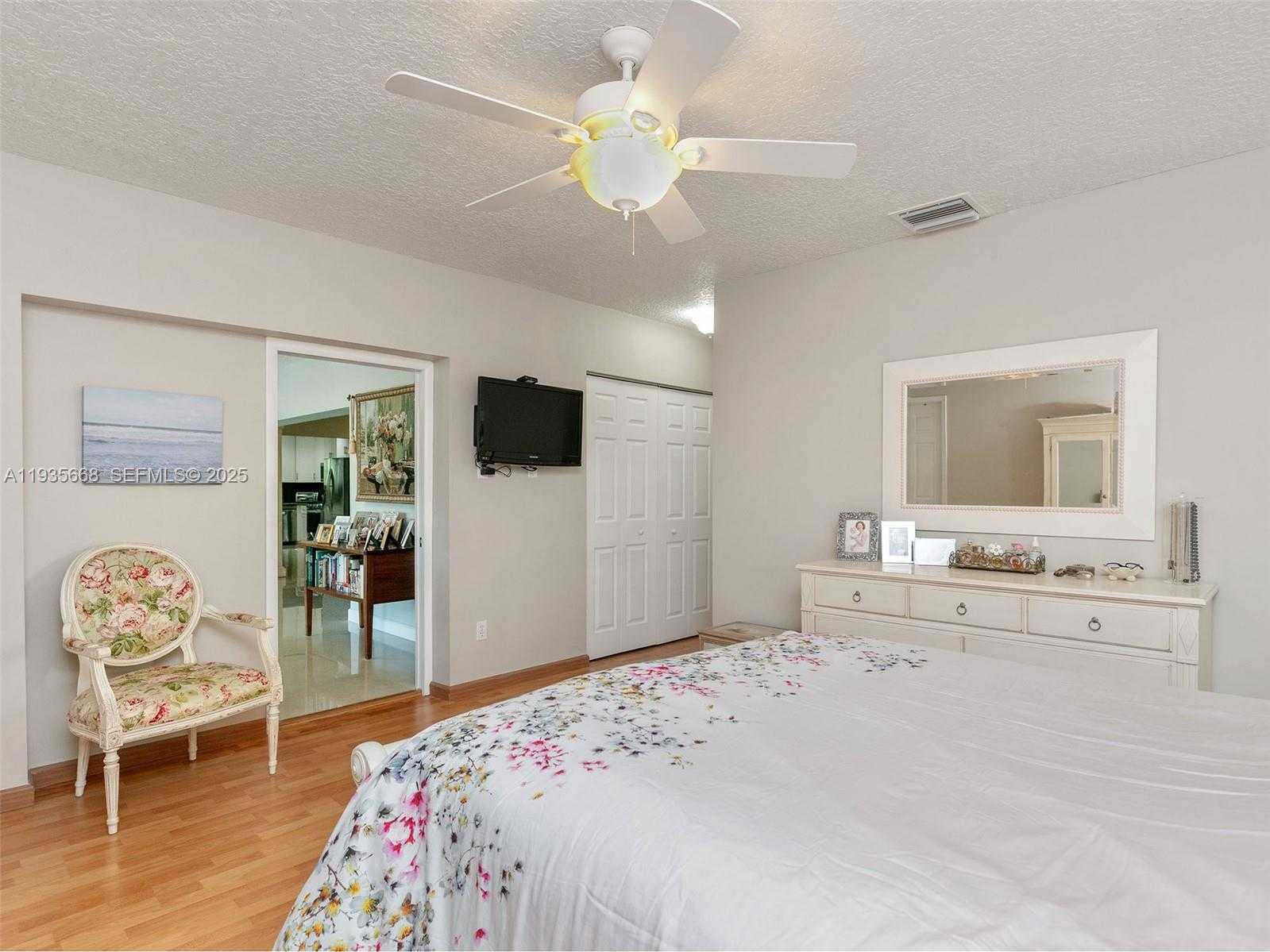 Small Image of 20565 SOUTH WEST 80TH PL, Cutler Bay Number 9