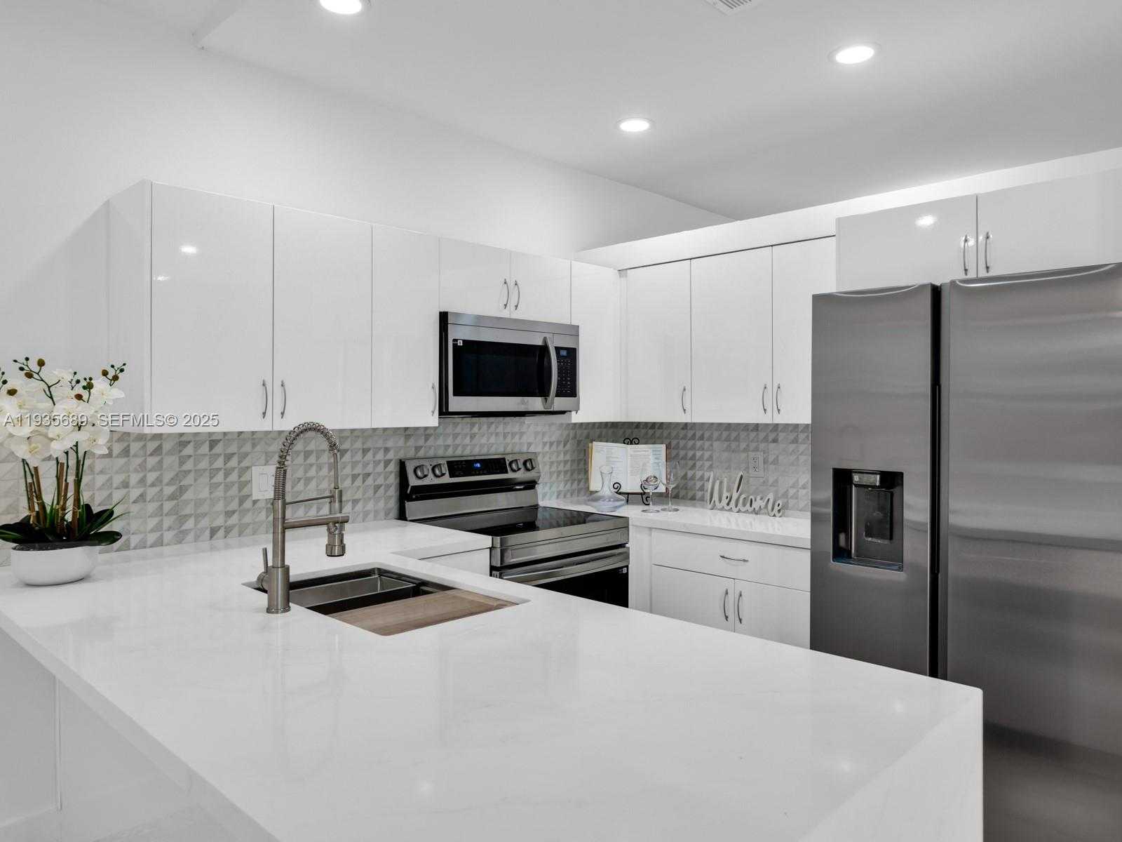 Small Image of 2130 NORTH WEST 184TH WAY, Pembroke Pines Number 3