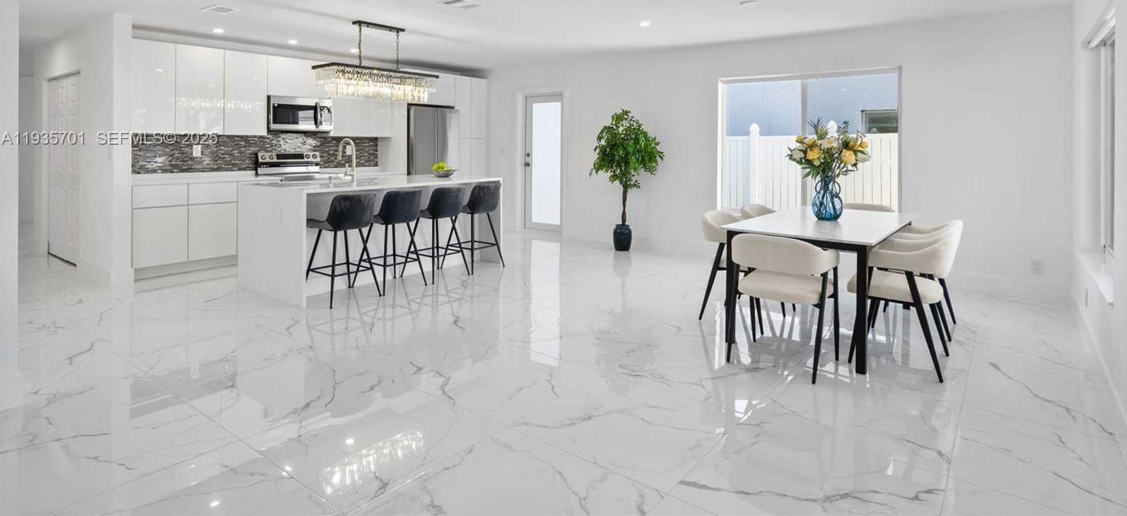 Small Image of 253 SOUTH WEST 4TH ST, Dania Beach Number 2