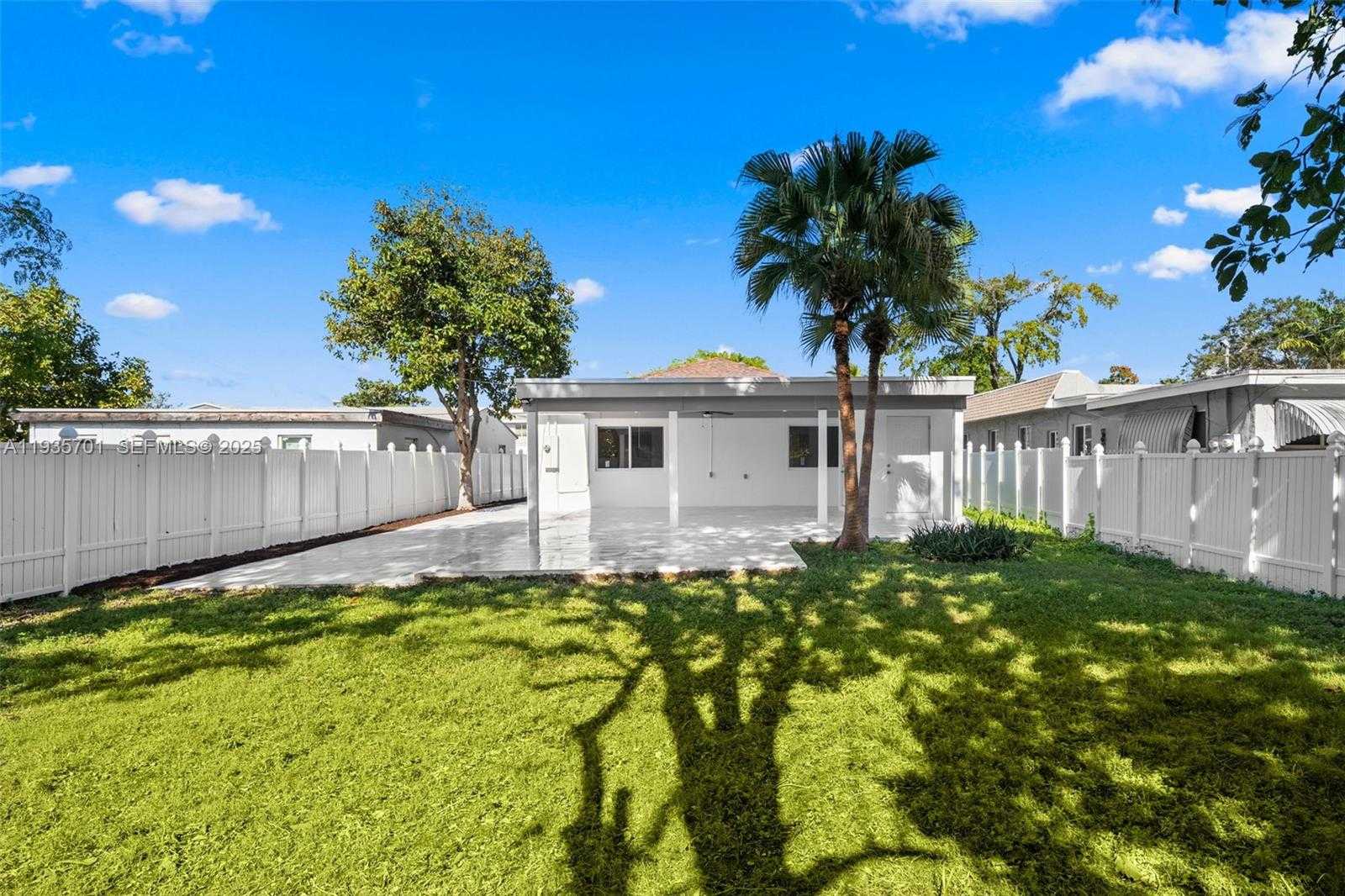 Small Image of 253 SOUTH WEST 4TH ST, Dania Beach Number 24