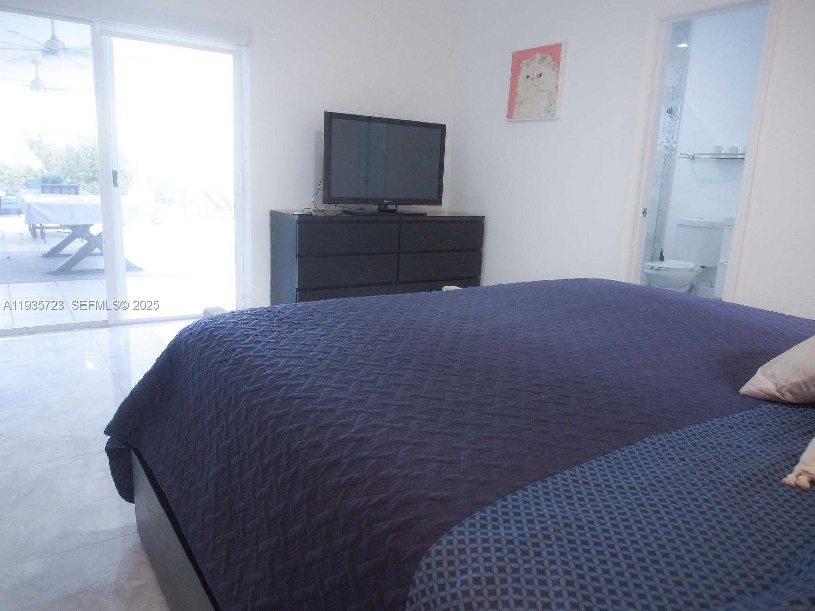 Small Image of 200 NORTH WEST 86TH ST, El Portal Number 14