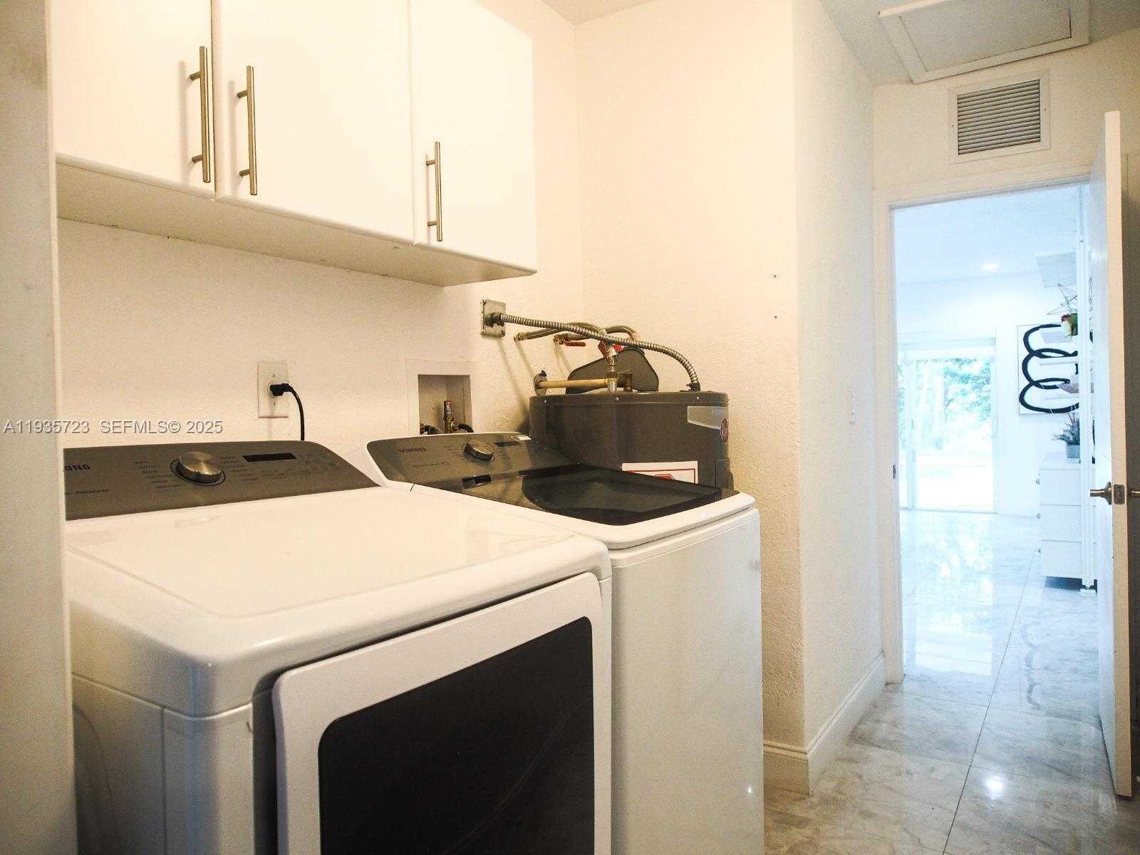 Small Image of 200 NORTH WEST 86TH ST, El Portal Number 20