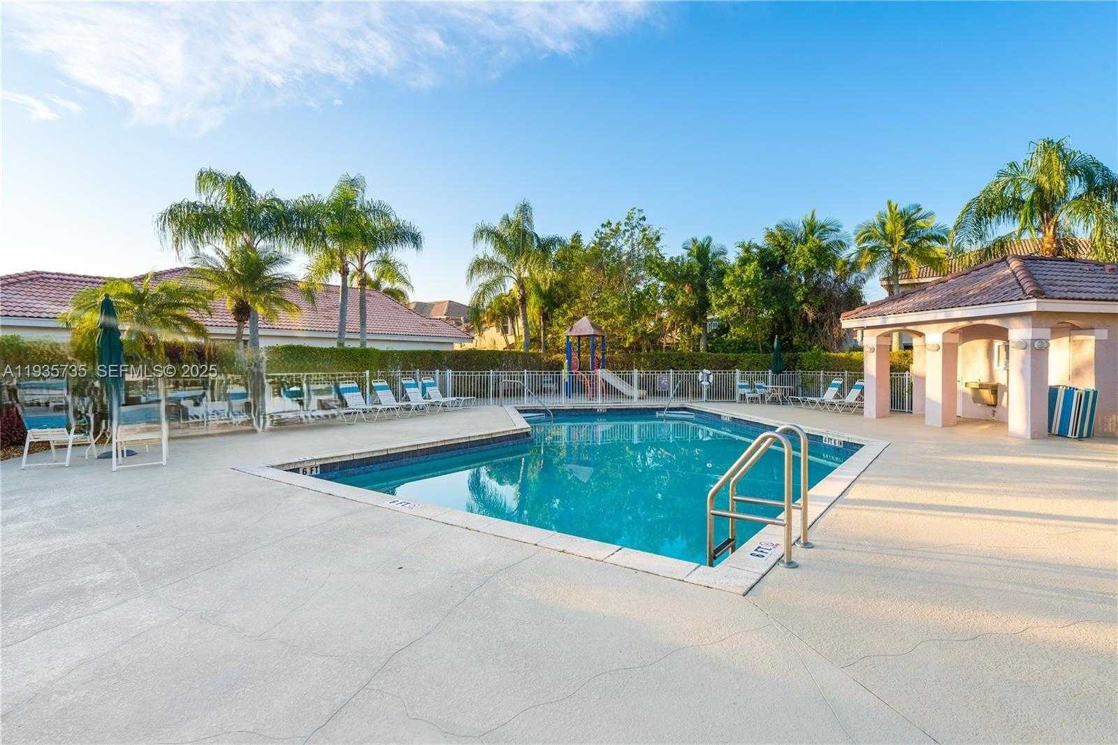 Small Image of 2824 SOUTH WEST 183RD AVE, Miramar Number 4