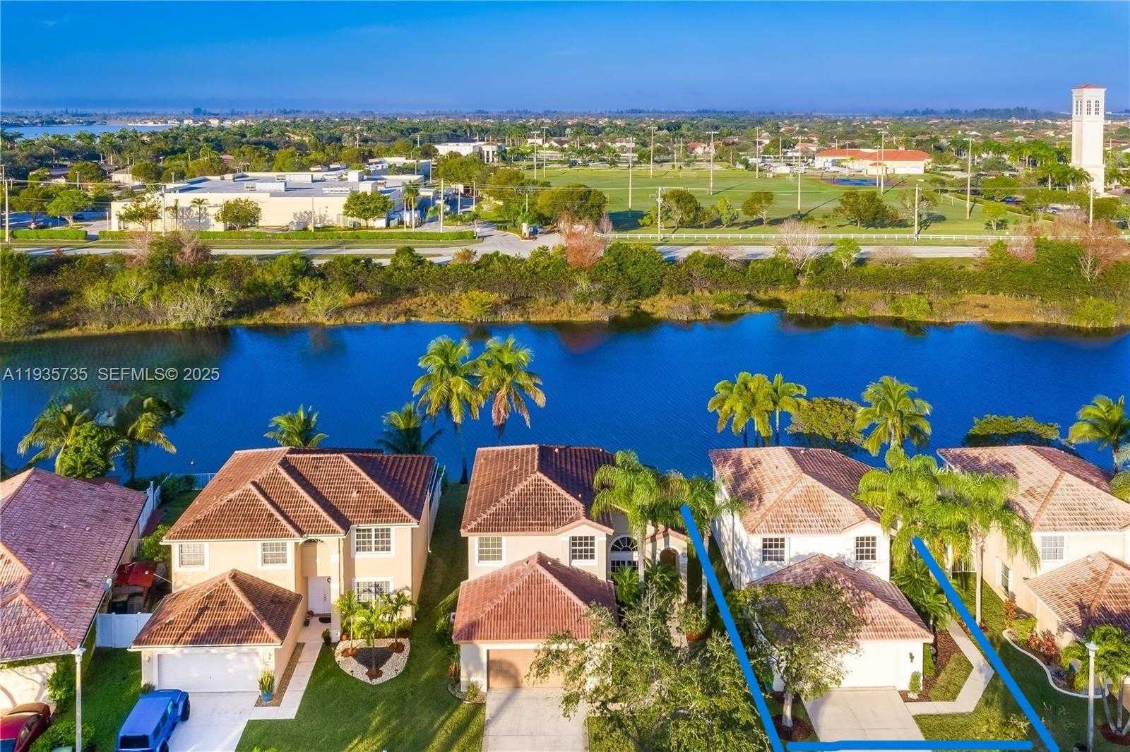 Small Image of 2824 SOUTH WEST 183RD AVE, Miramar Number 9