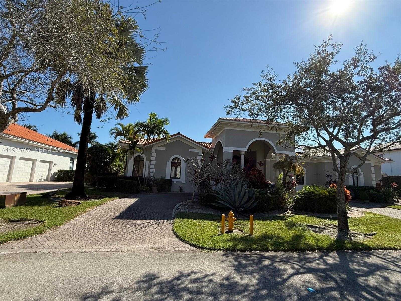 Small Image of 18765 SOUTH WEST 78TH CT, Cutler Bay Number 2