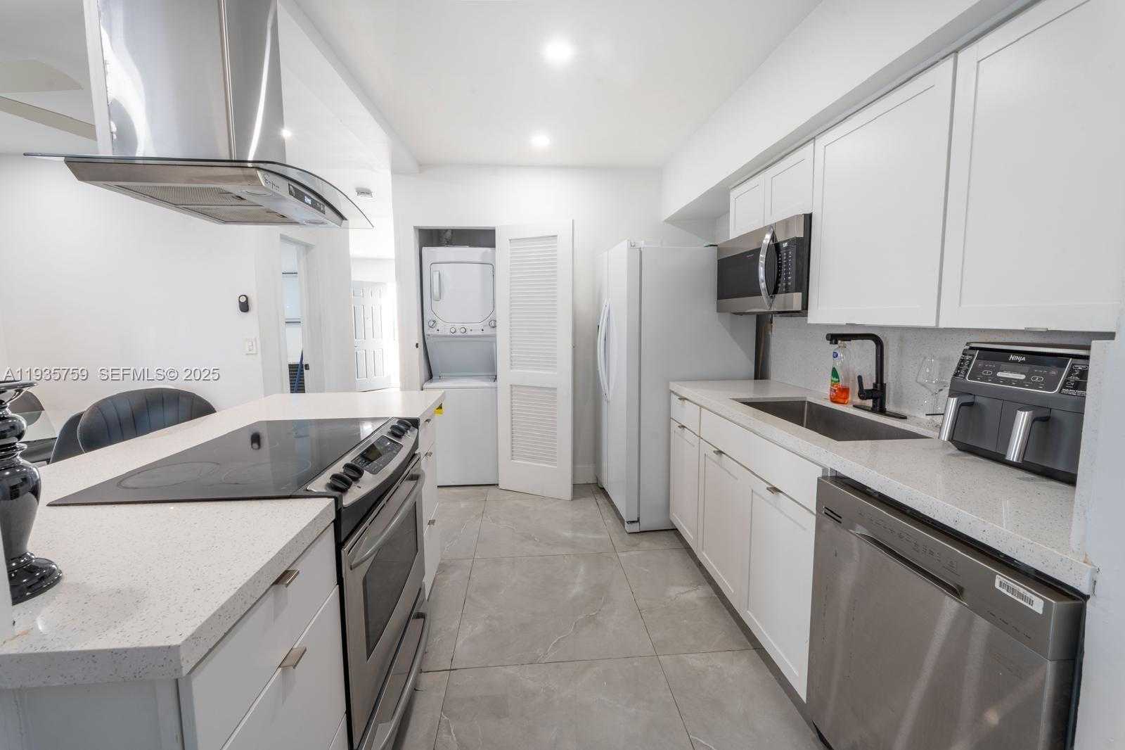 Small Image of 711 85TH ST, Miami Beach Number 7