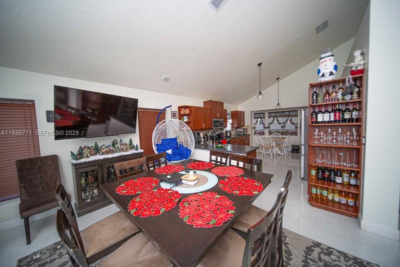 Small Image of 13020 SOUTH WEST 17TH CT, Miramar Number 24