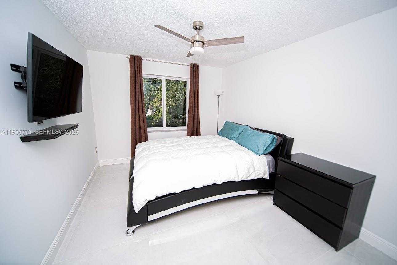 Small Image of 13020 SOUTH WEST 17TH CT, Miramar Number 28