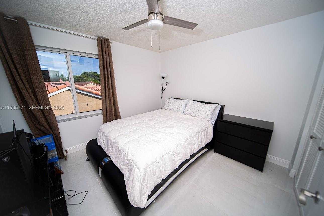 Small Image of 13020 SOUTH WEST 17TH CT, Miramar Number 32