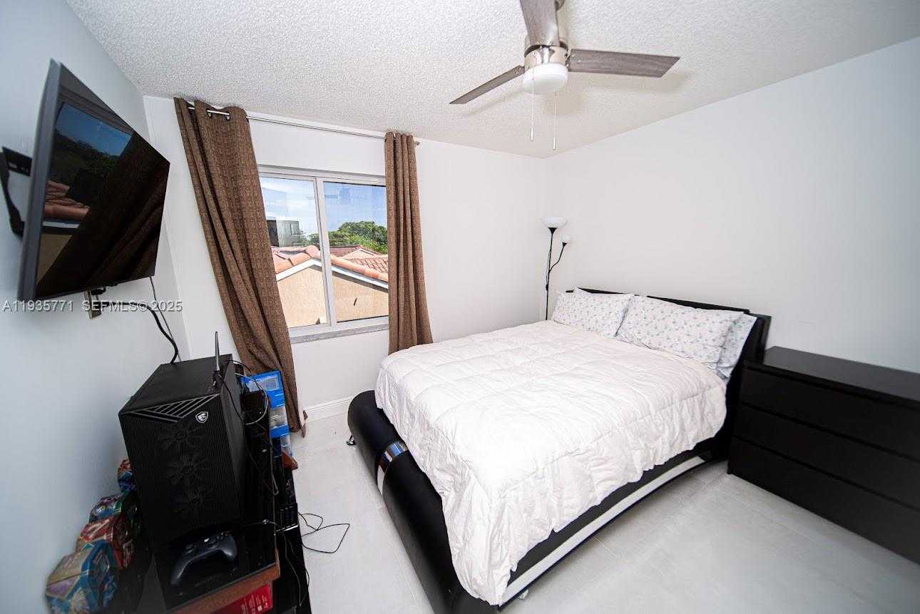 Small Image of 13020 SOUTH WEST 17TH CT, Miramar Number 33