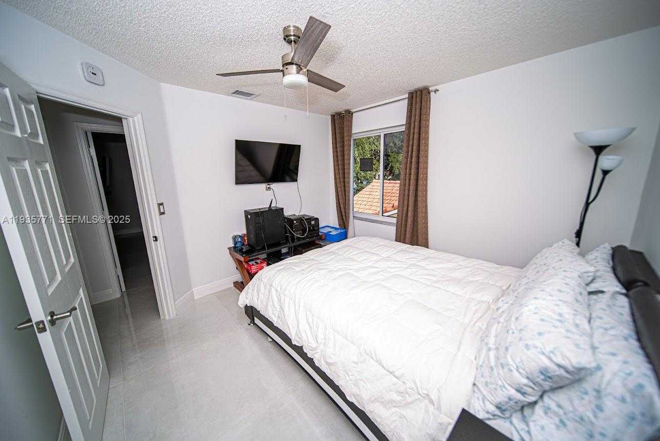 Small Image of 13020 SOUTH WEST 17TH CT, Miramar Number 34