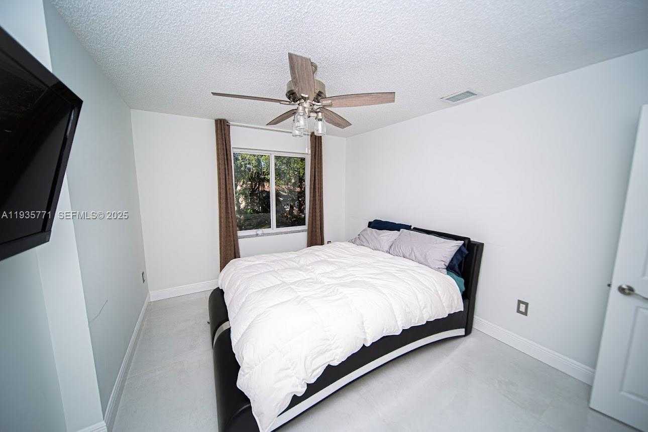 Small Image of 13020 SOUTH WEST 17TH CT, Miramar Number 37