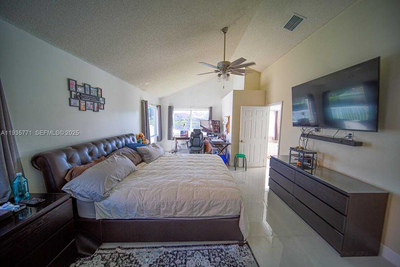 Small Image of 13020 SOUTH WEST 17TH CT, Miramar Number 45