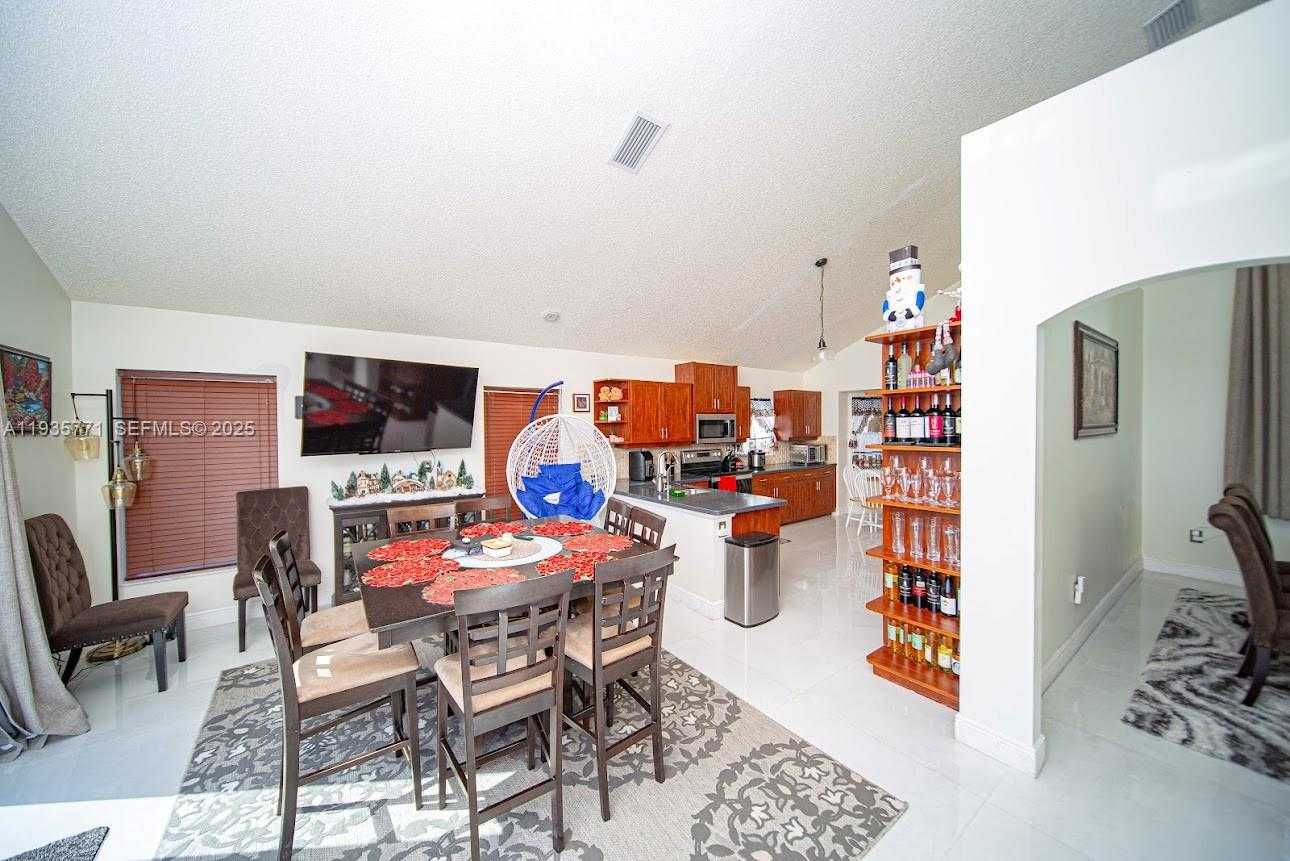 Small Image of 13020 SOUTH WEST 17TH CT, Miramar Number 6