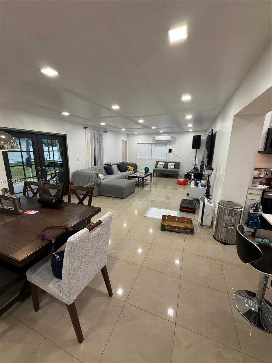 Small Image of 1031 NORTH EAST 142ND ST, North Miami Number 11