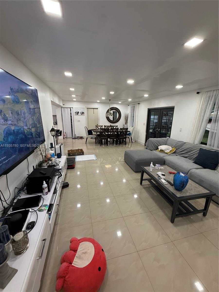 Small Image of 1031 NORTH EAST 142ND ST, North Miami Number 13