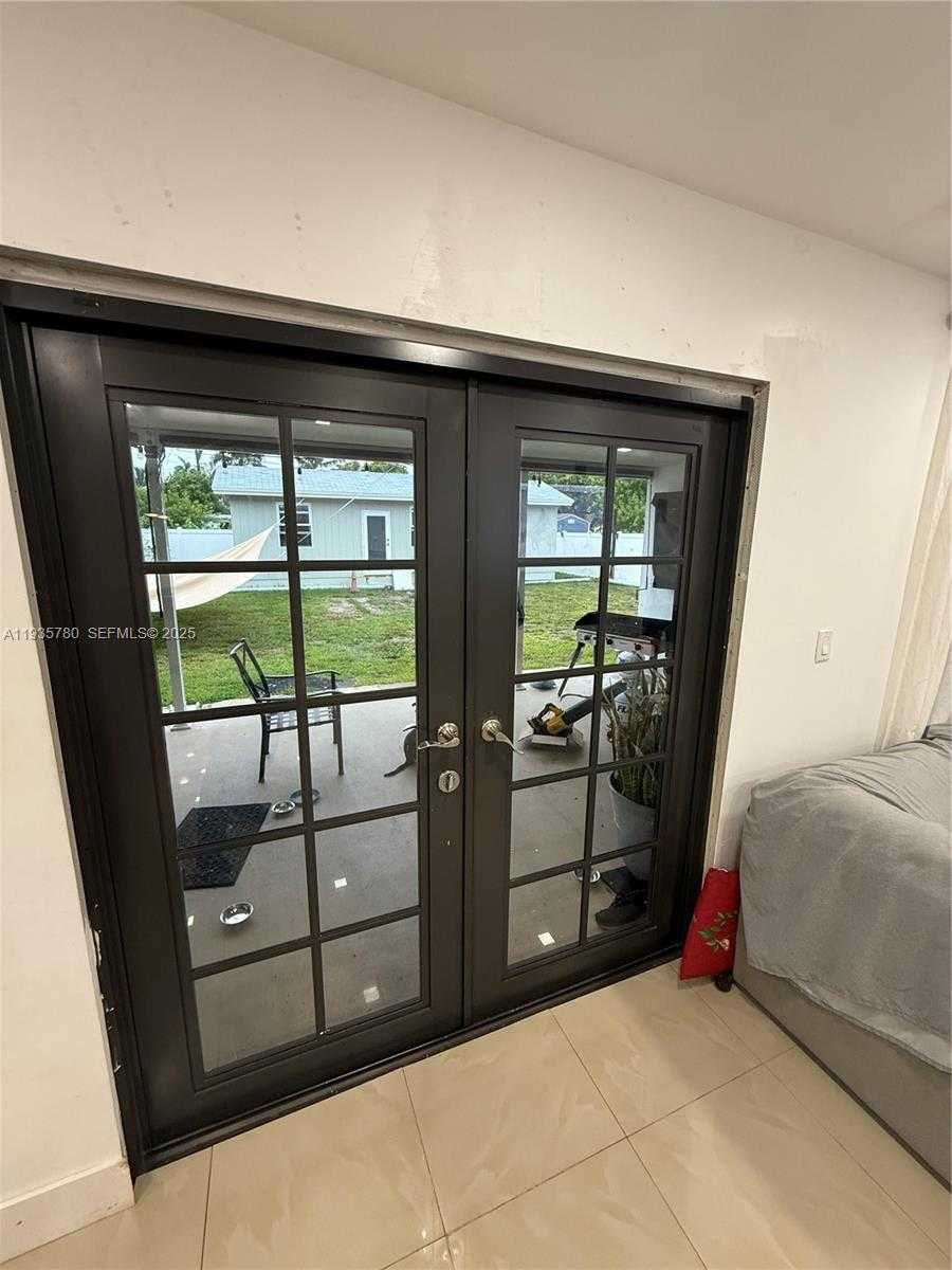 Small Image of 1031 NORTH EAST 142ND ST, North Miami Number 14