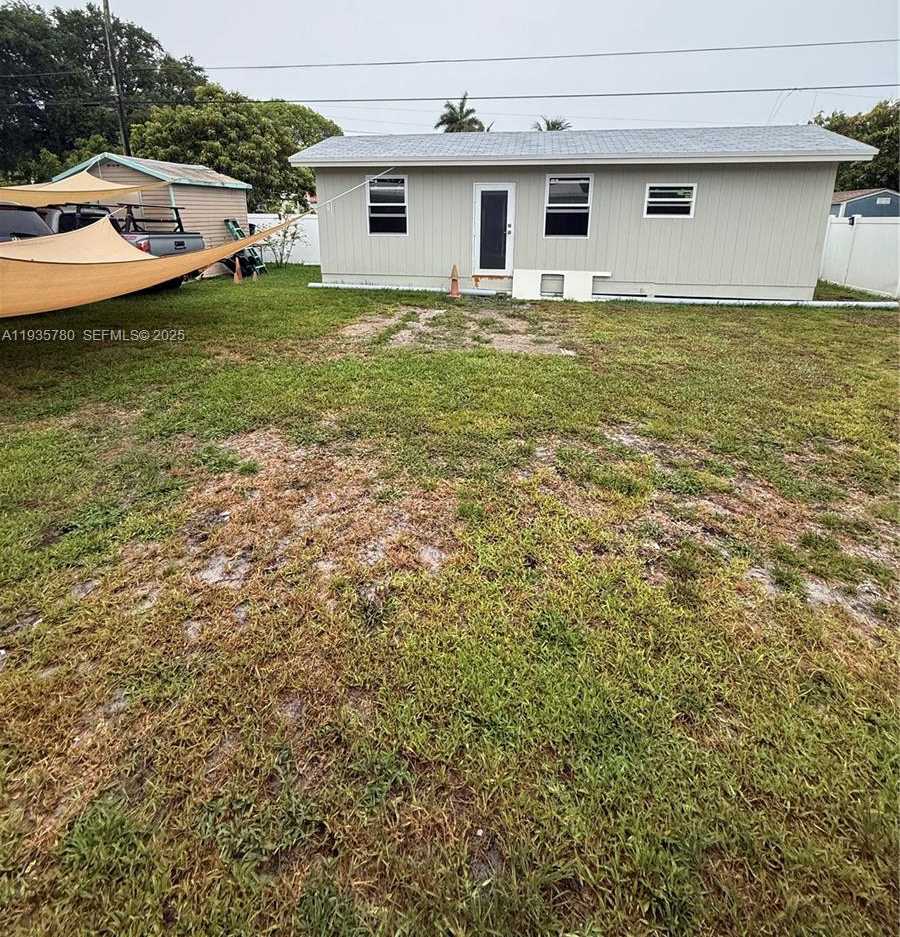 Small Image of 1031 NORTH EAST 142ND ST, North Miami Number 16