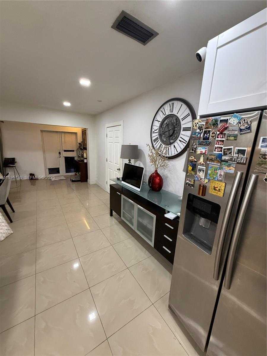 Small Image of 1031 NORTH EAST 142ND ST, North Miami Number 19