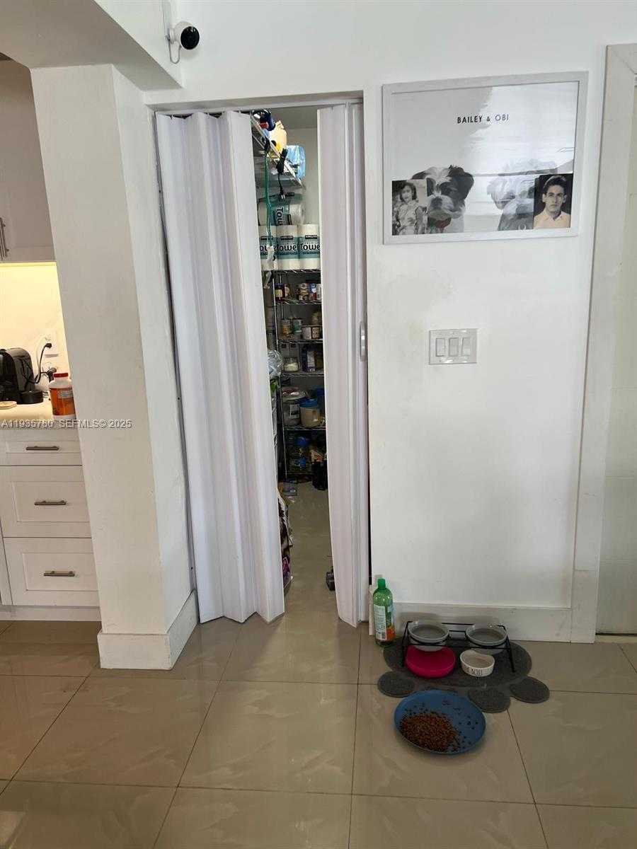 Small Image of 1031 NORTH EAST 142ND ST, North Miami Number 26