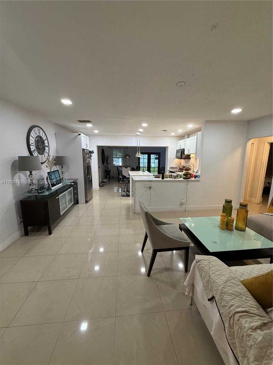 Small Image of 1031 NORTH EAST 142ND ST, North Miami Number 8