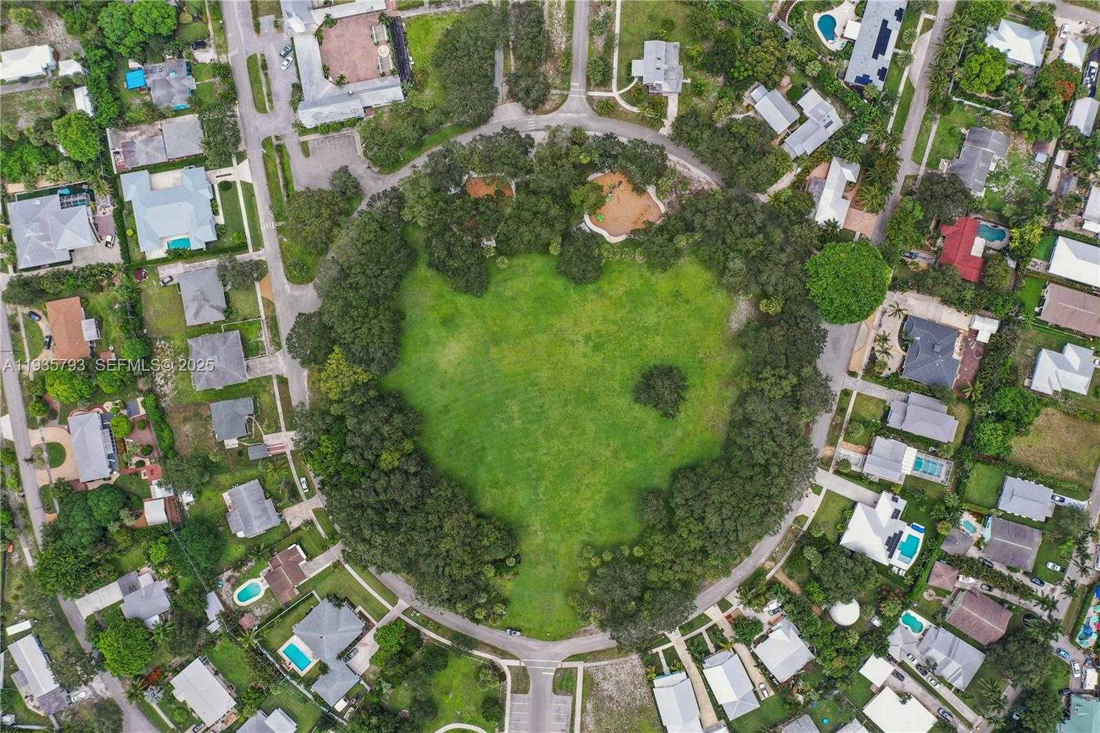 Small Image of 9035 SOUTH EAST ATHENA ST, Hobe Sound Number 2