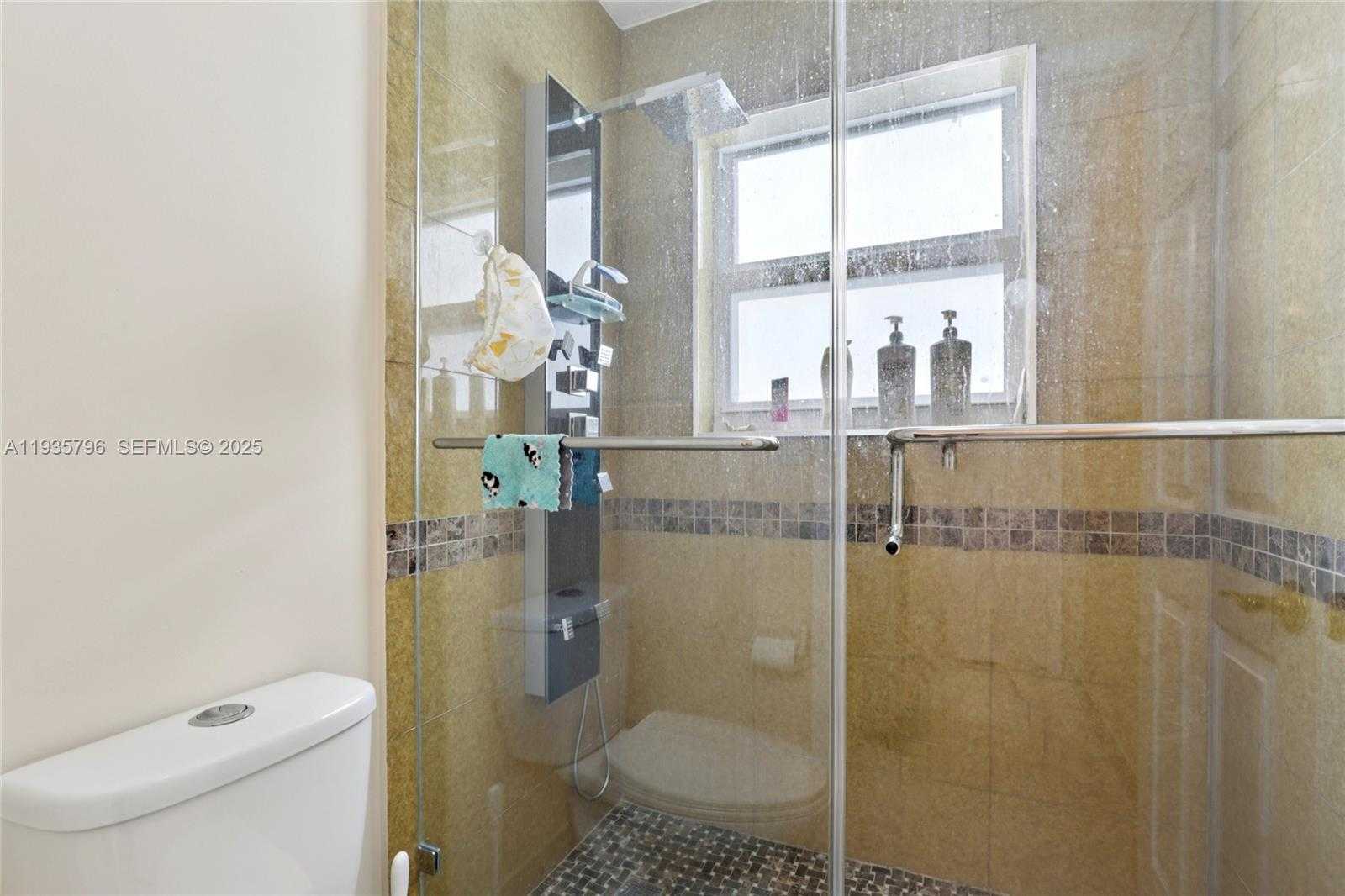 Small Image of 16479 SOUTH WEST 54TH CT, Miramar Number 24