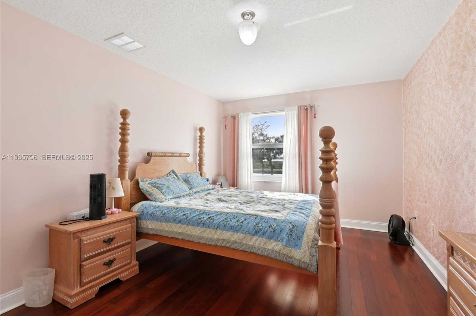 Small Image of 16479 SOUTH WEST 54TH CT, Miramar Number 27