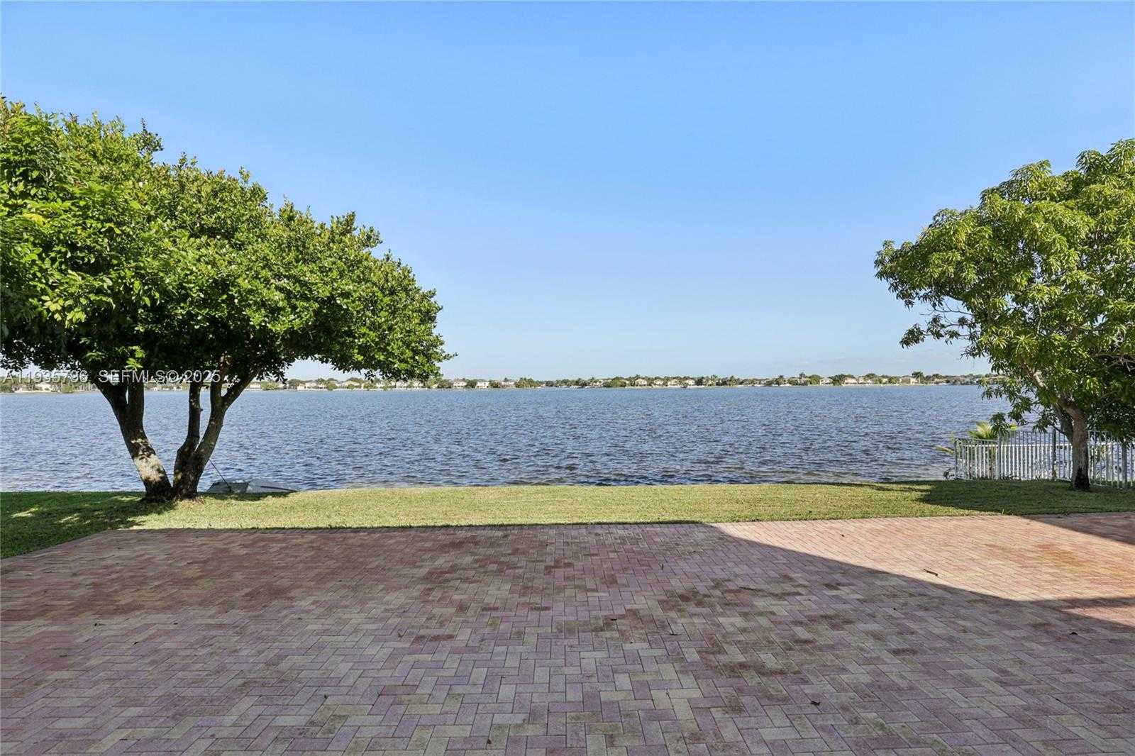 Small Image of 16479 SOUTH WEST 54TH CT, Miramar Number 42