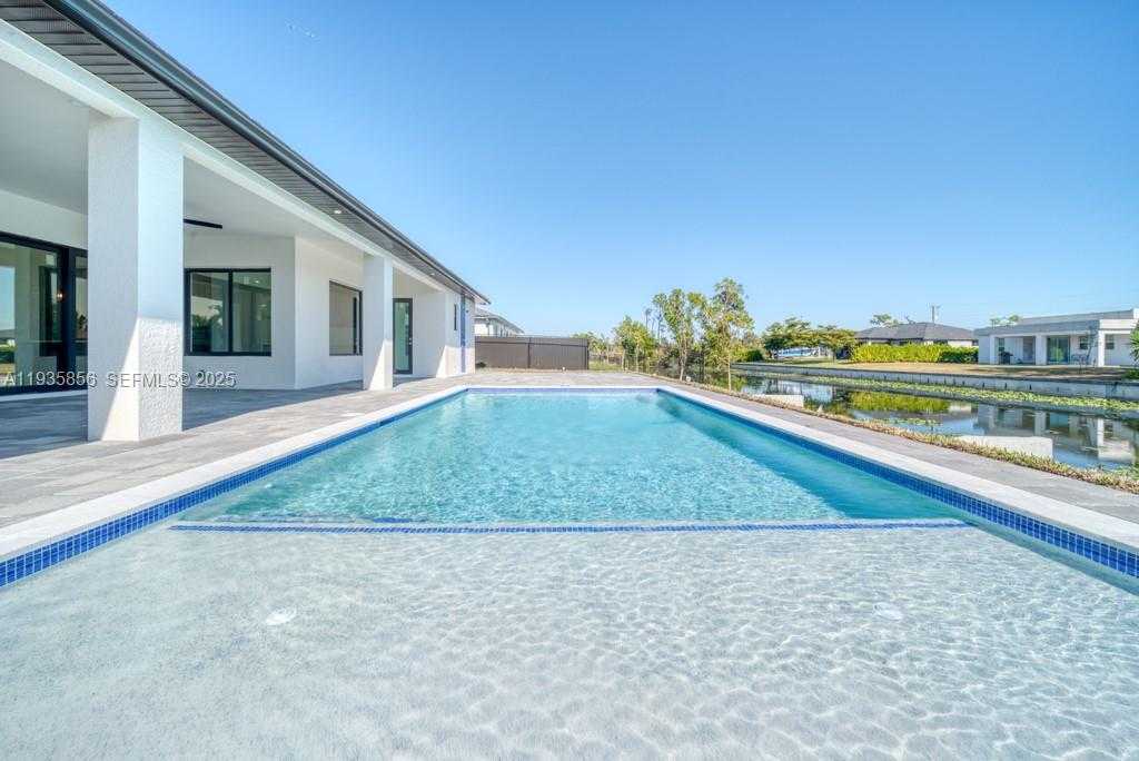 Small Image of 1019 SW 8th Ct, Cape Coral, FL 33991, USA Number 100