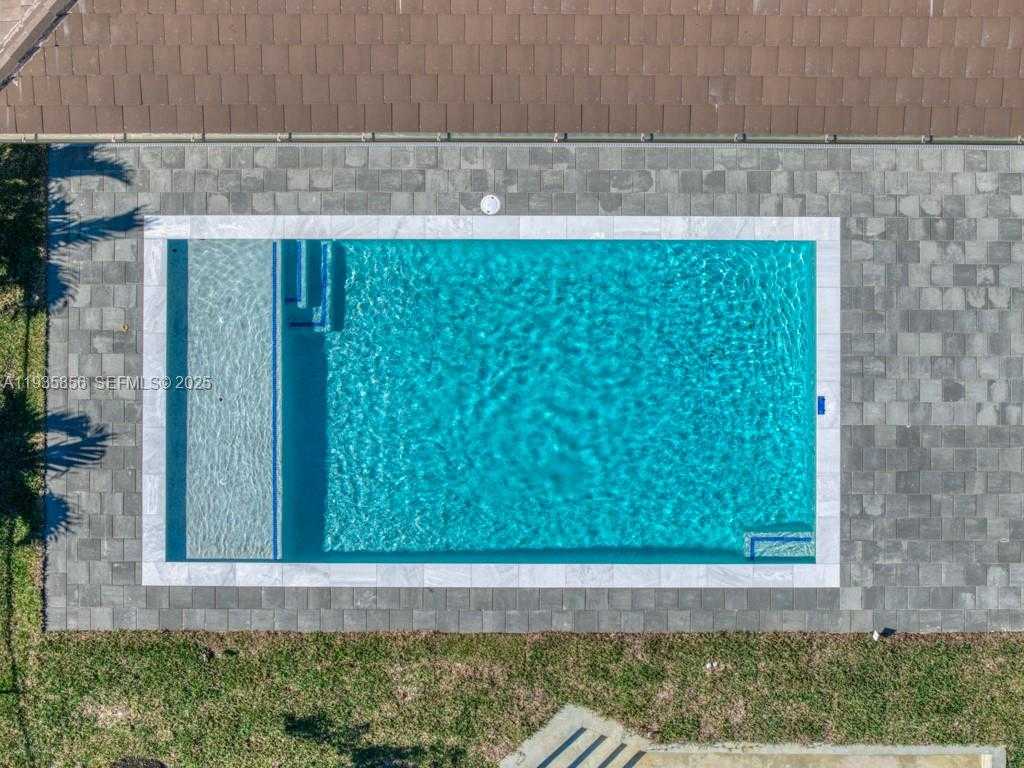 Small Image of 1019 SW 8th Ct, Cape Coral, FL 33991, USA Number 13