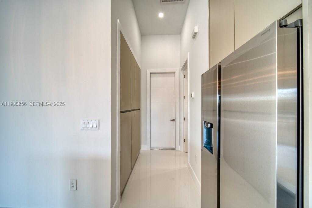 Small Image of 1019 SW 8th Ct, Cape Coral, FL 33991, USA Number 33