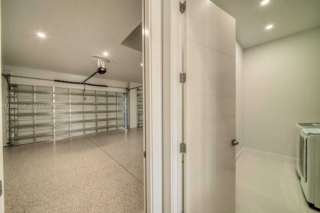 Small Image of 1019 SW 8th Ct, Cape Coral, FL 33991, USA Number 37