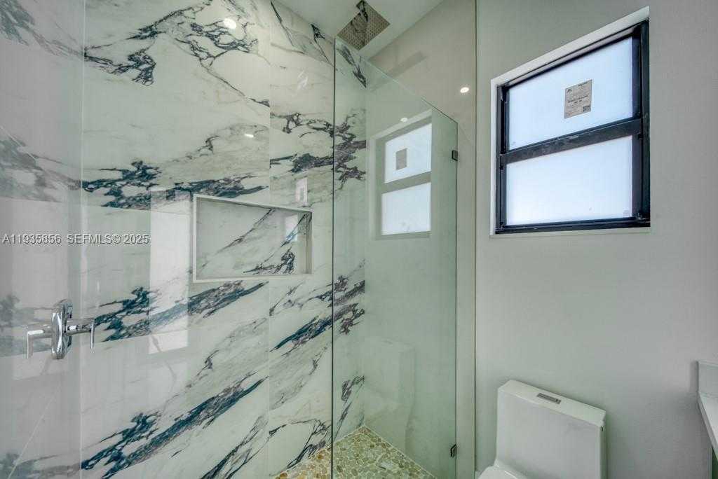 Small Image of 1019 SW 8th Ct, Cape Coral, FL 33991, USA Number 50