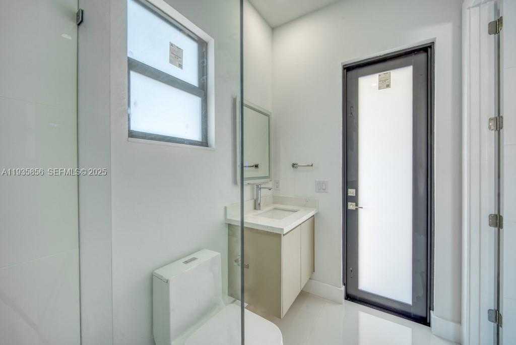 Small Image of 1019 SW 8th Ct, Cape Coral, FL 33991, USA Number 51