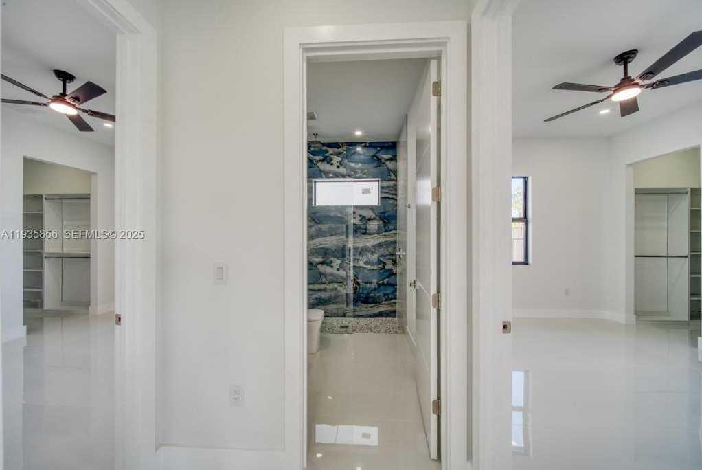 Small Image of 1019 SW 8th Ct, Cape Coral, FL 33991, USA Number 53